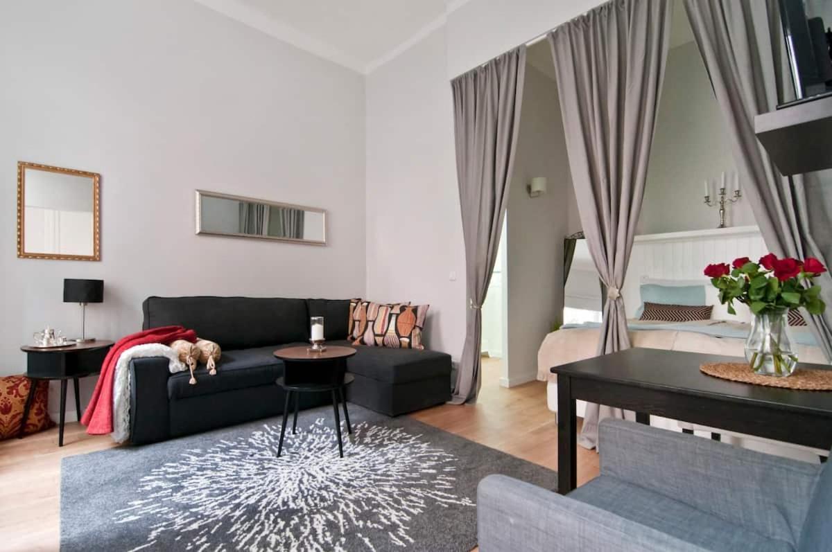 ⍟luxurious And Bright⍟ 5 Min Walk To City Center Apartamento